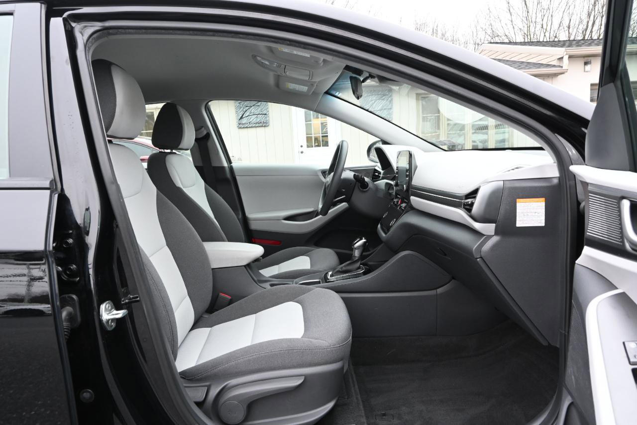 Used 2020 Hyundai Ioniq Blue FWD image 26