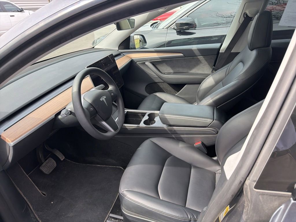 Used 2023 Tesla Model Y Long Range image 5
