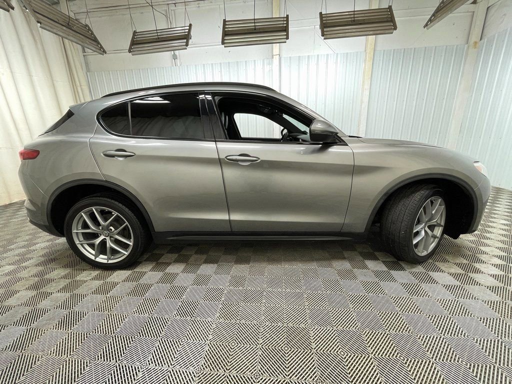 Used 2018 Alfa Romeo Stelvio Ti Sport AWD/4WD image 21