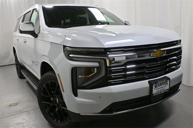 New 2026 Chevrolet Suburban Premier image 2