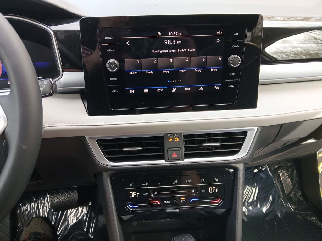 New 2026 Volkswagen Taos SE image 18