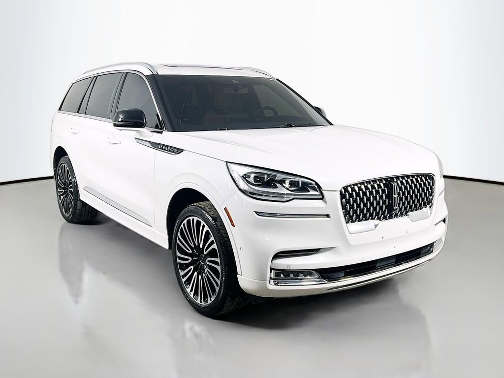 Used 2023 Lincoln Aviator Black Label w/ Dynamic Handling Package image 3