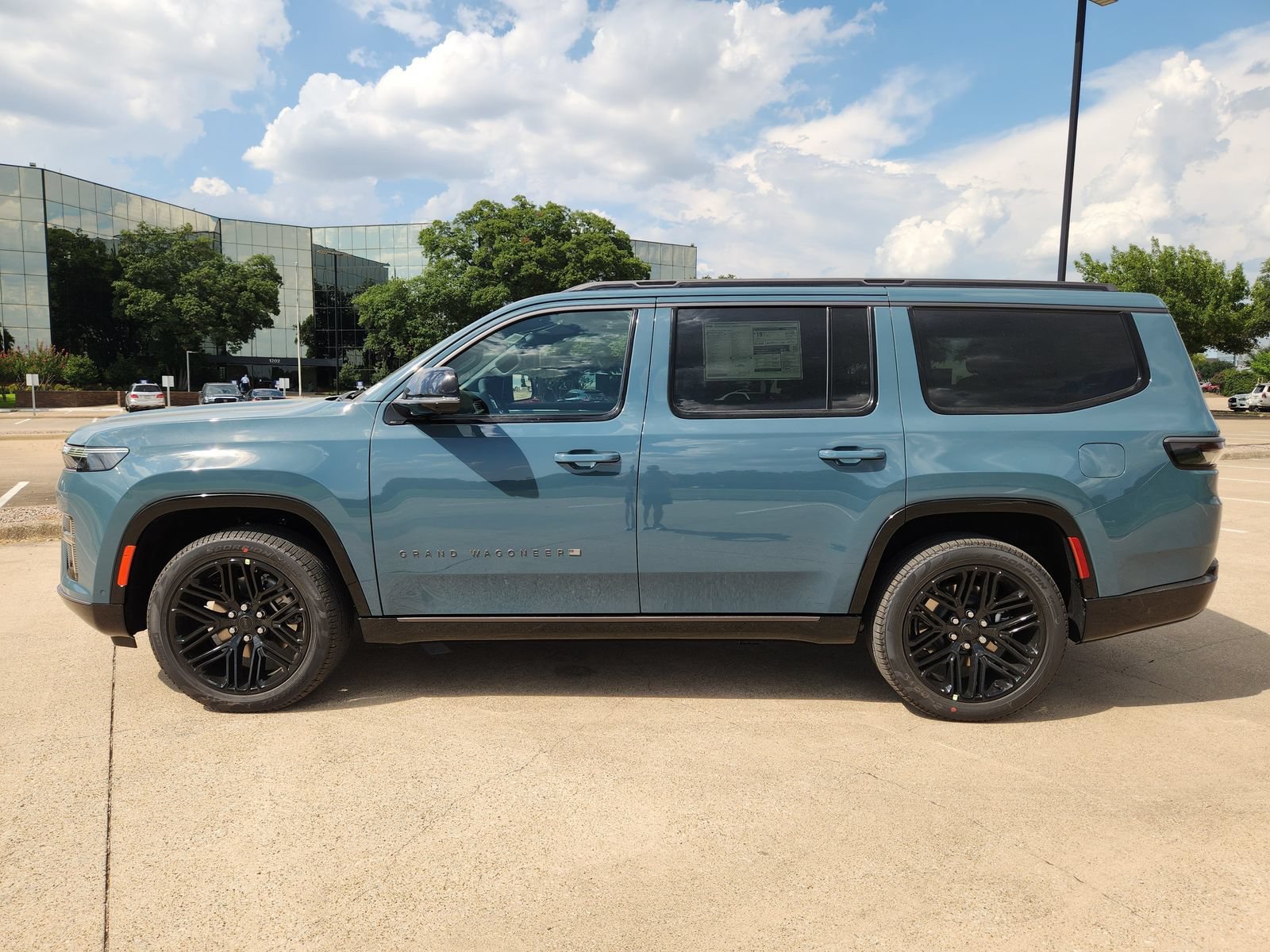 New 2026 Jeep Grand Wagoneer Limited AWD/4WD image 3