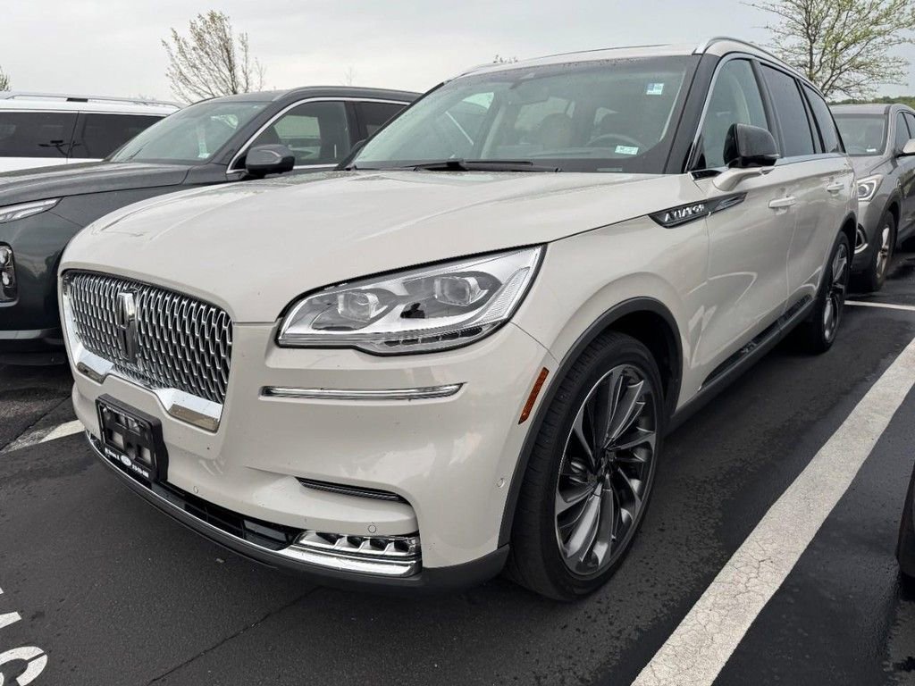 Used 2020 Lincoln Aviator Reserve w/ Equipment Group 202A image 3