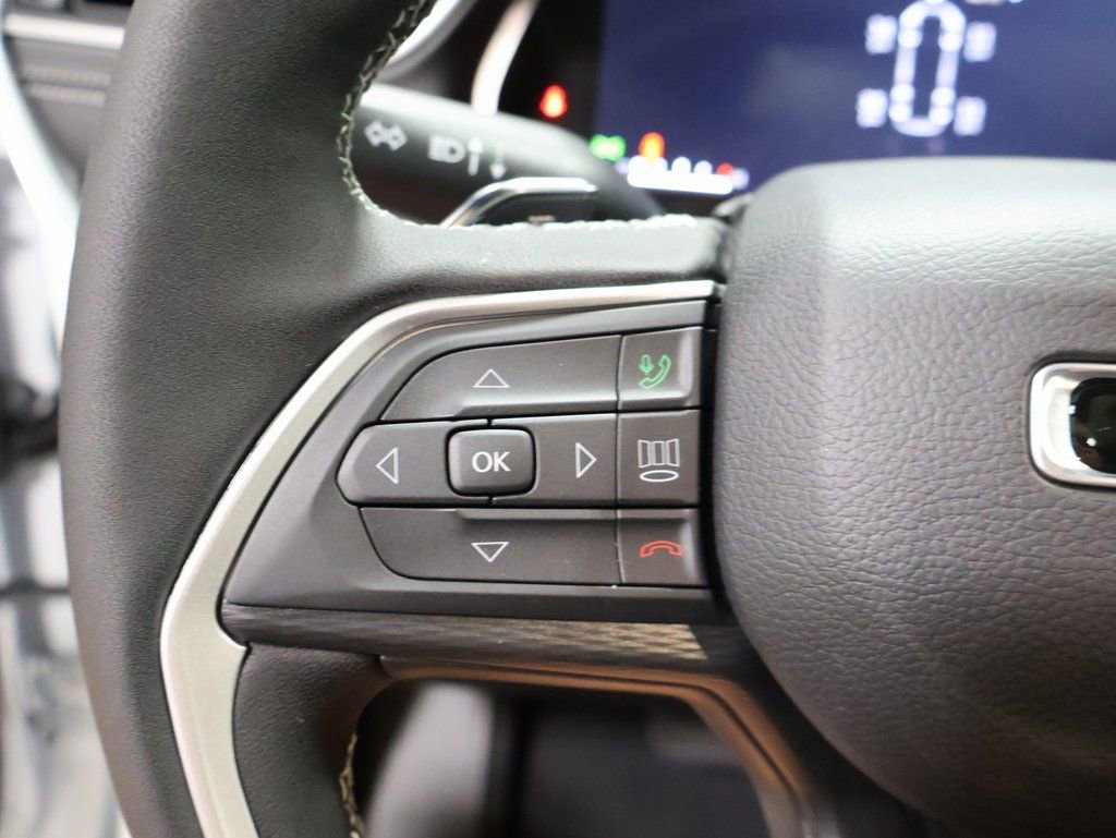 New 2025 Jeep Grand Cherokee L Altitude image 32