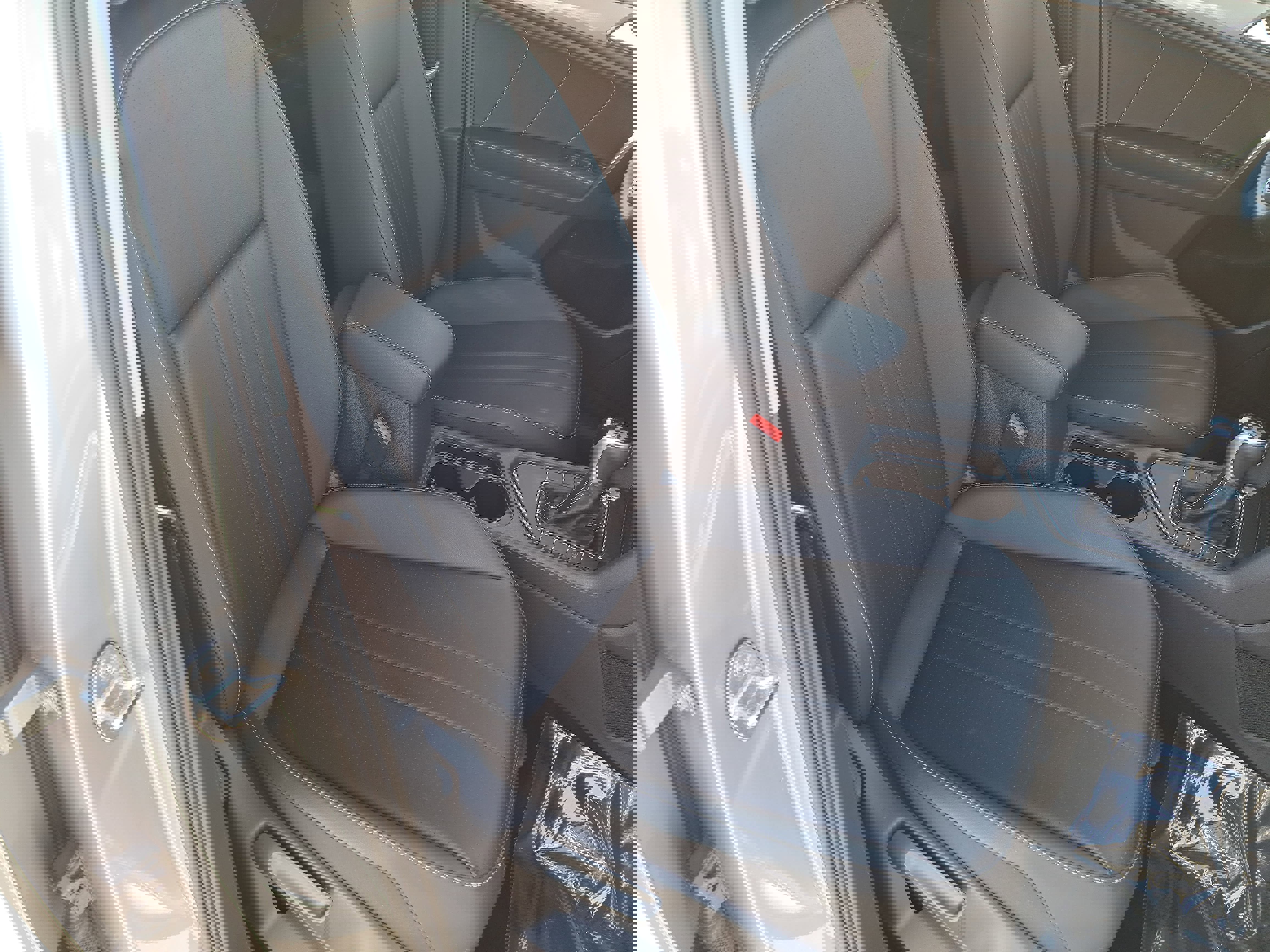 Certified 2023 Volkswagen Tiguan SE w/ Panoramic Sunroof Package image 10