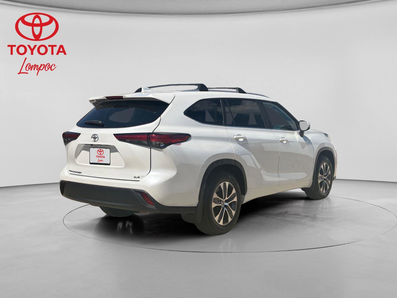 Used 2023 Toyota Highlander XLE image 6