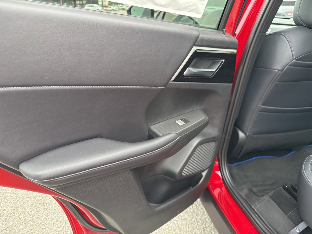 New 2025 Mitsubishi Outlander SE image 15