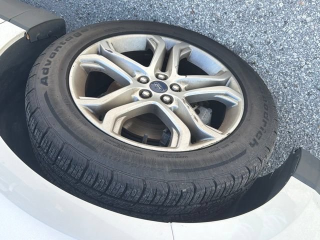 Used 2017 Ford Edge Titanium FWD image 5