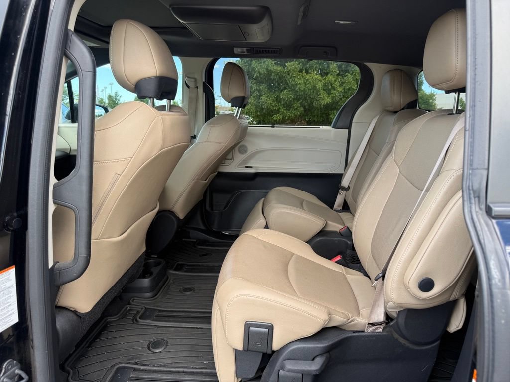 Used 2022 Toyota Sienna Limited AWD/4WD image 18