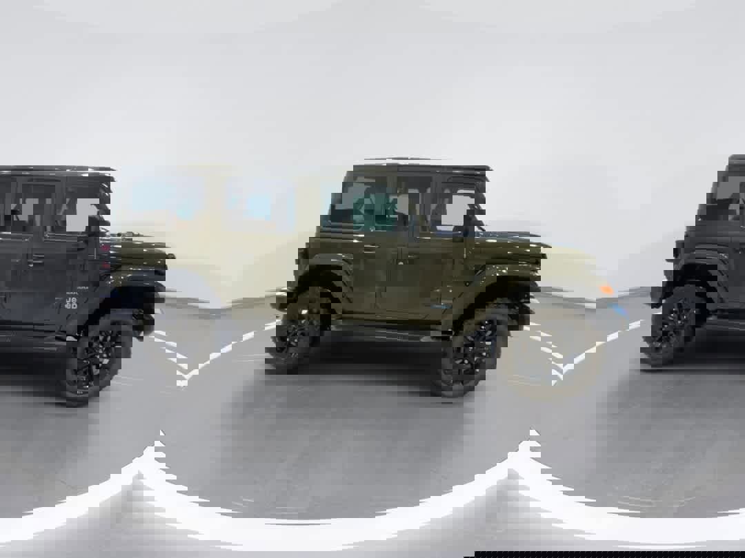 Used 2021 Jeep Wrangler Sahara w/ Cold Weather Group image 9