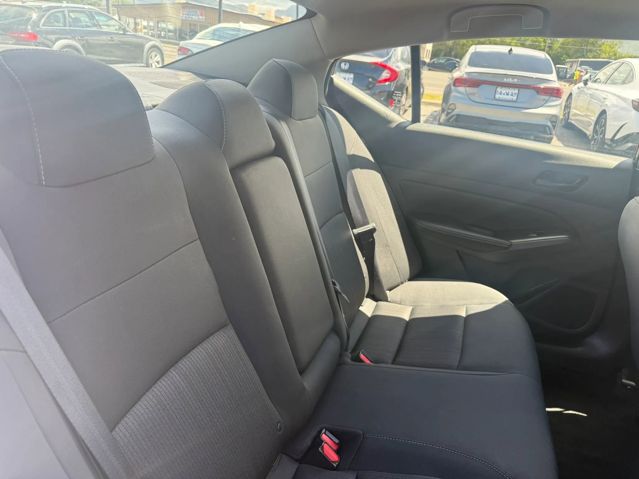 Used 2025 Nissan Altima 2.5 SV FWD image 22