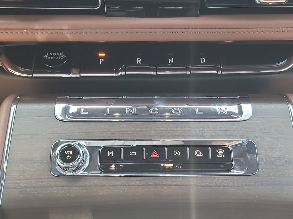 Used 2025 Lincoln Aviator Reserve w/ Jet Appearance Package RWD image 26