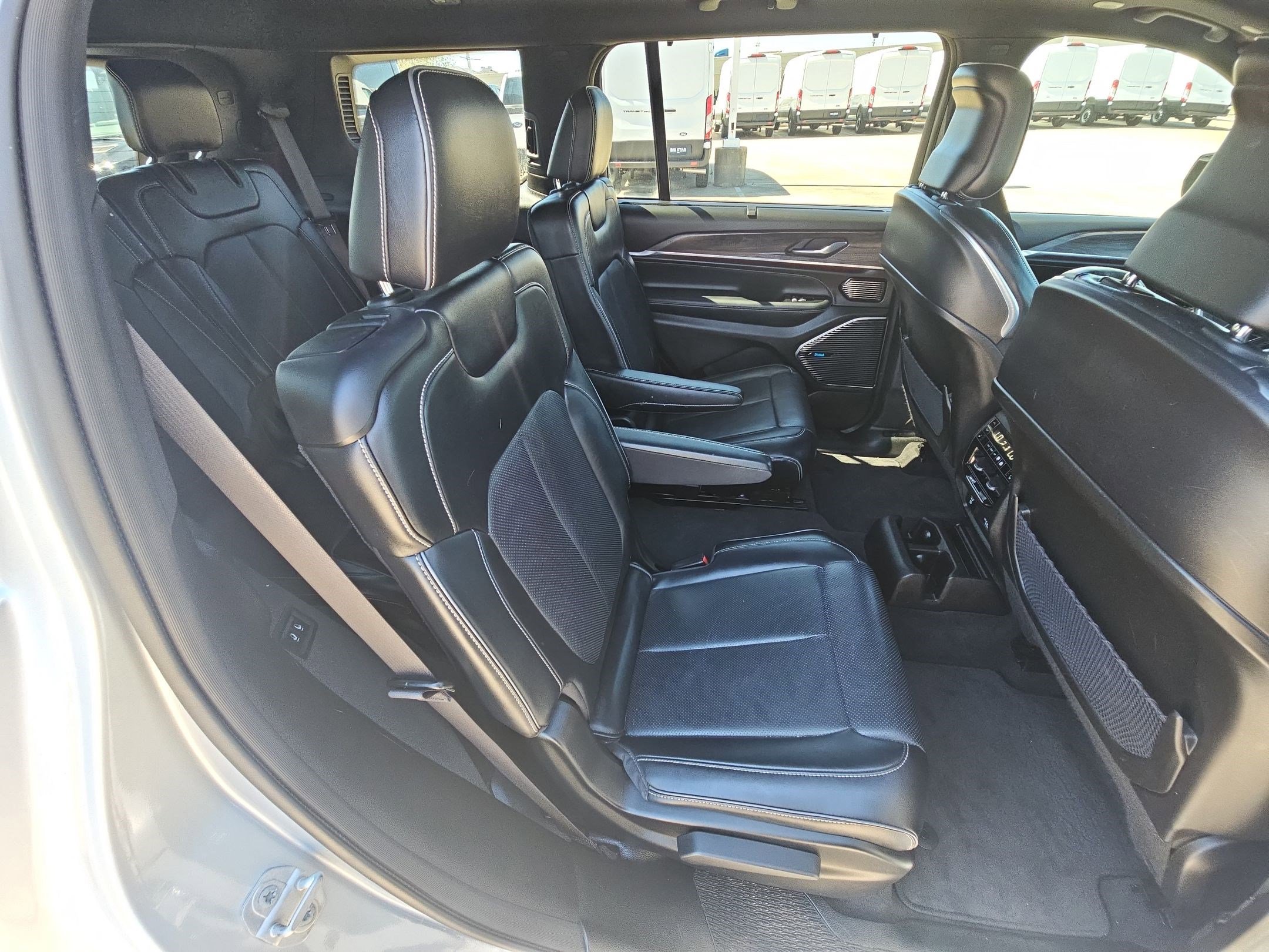 Used 2021 Jeep Grand Cherokee L Overland w/ Luxury Tech Group IV image 31