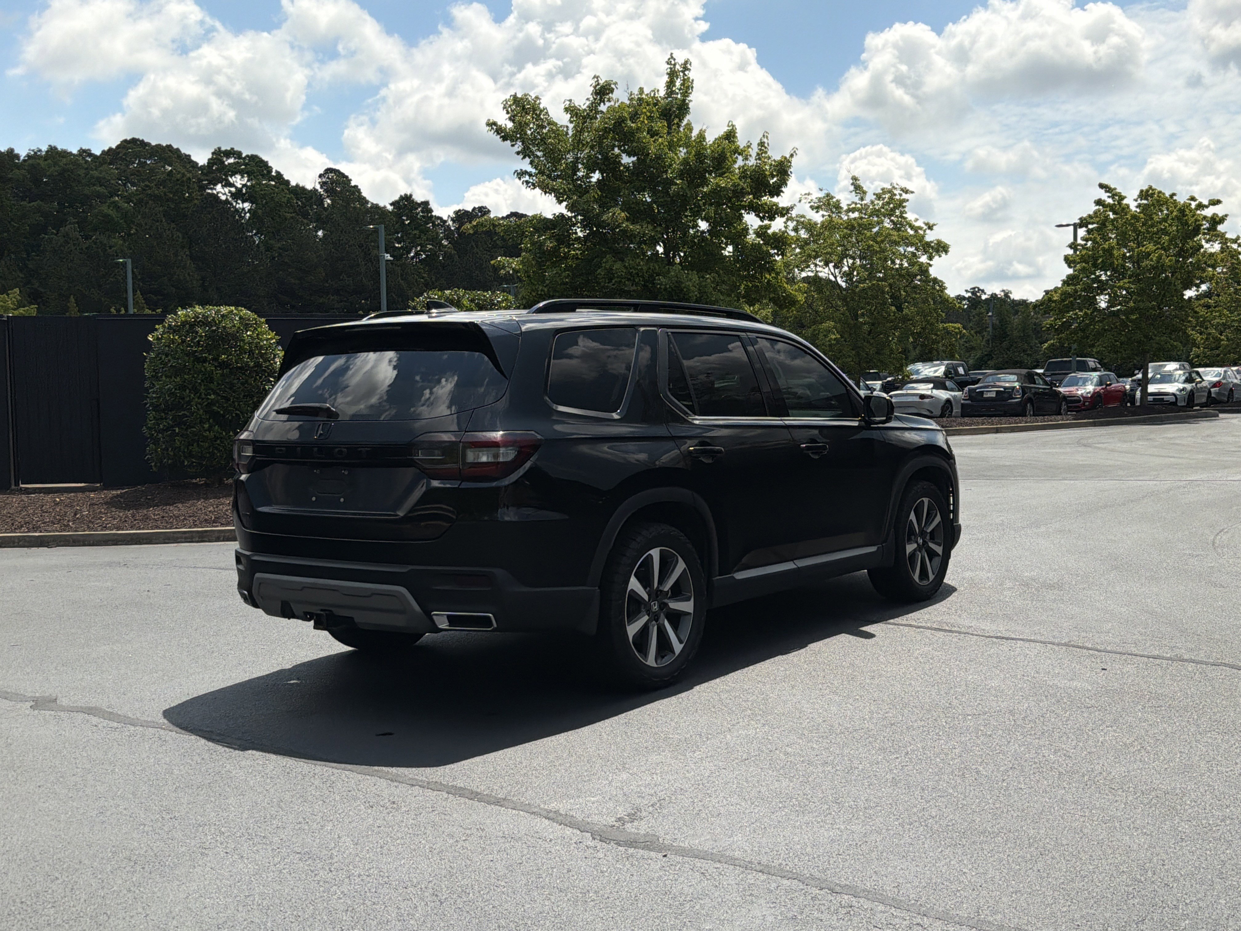 Used 2024 Honda Pilot Elite image 3
