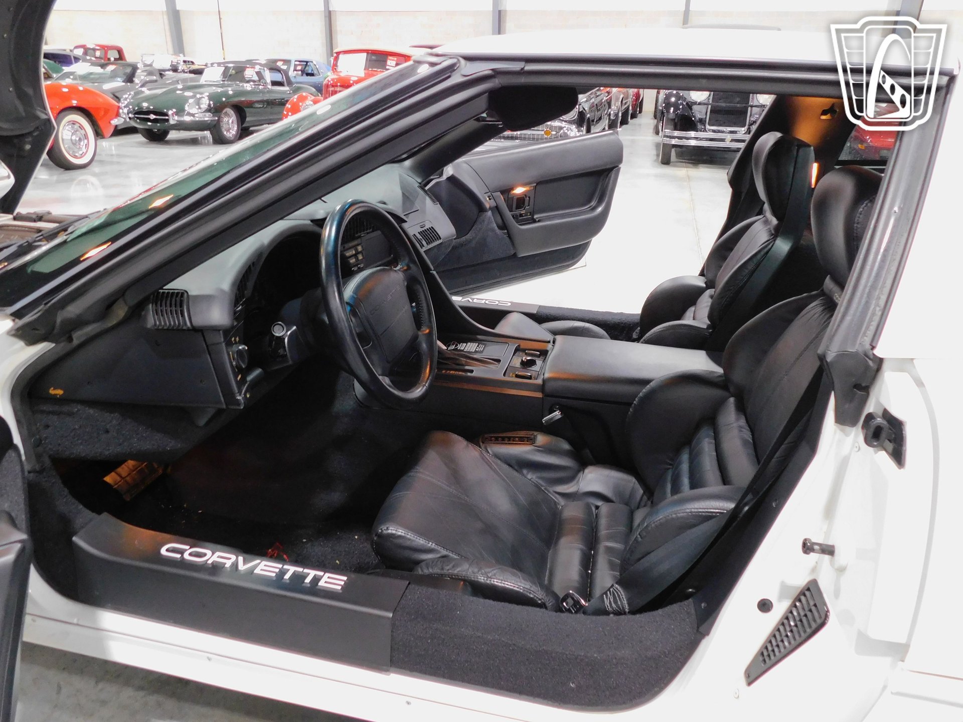 Used 1992 Chevrolet Corvette Coupe RWD image 6