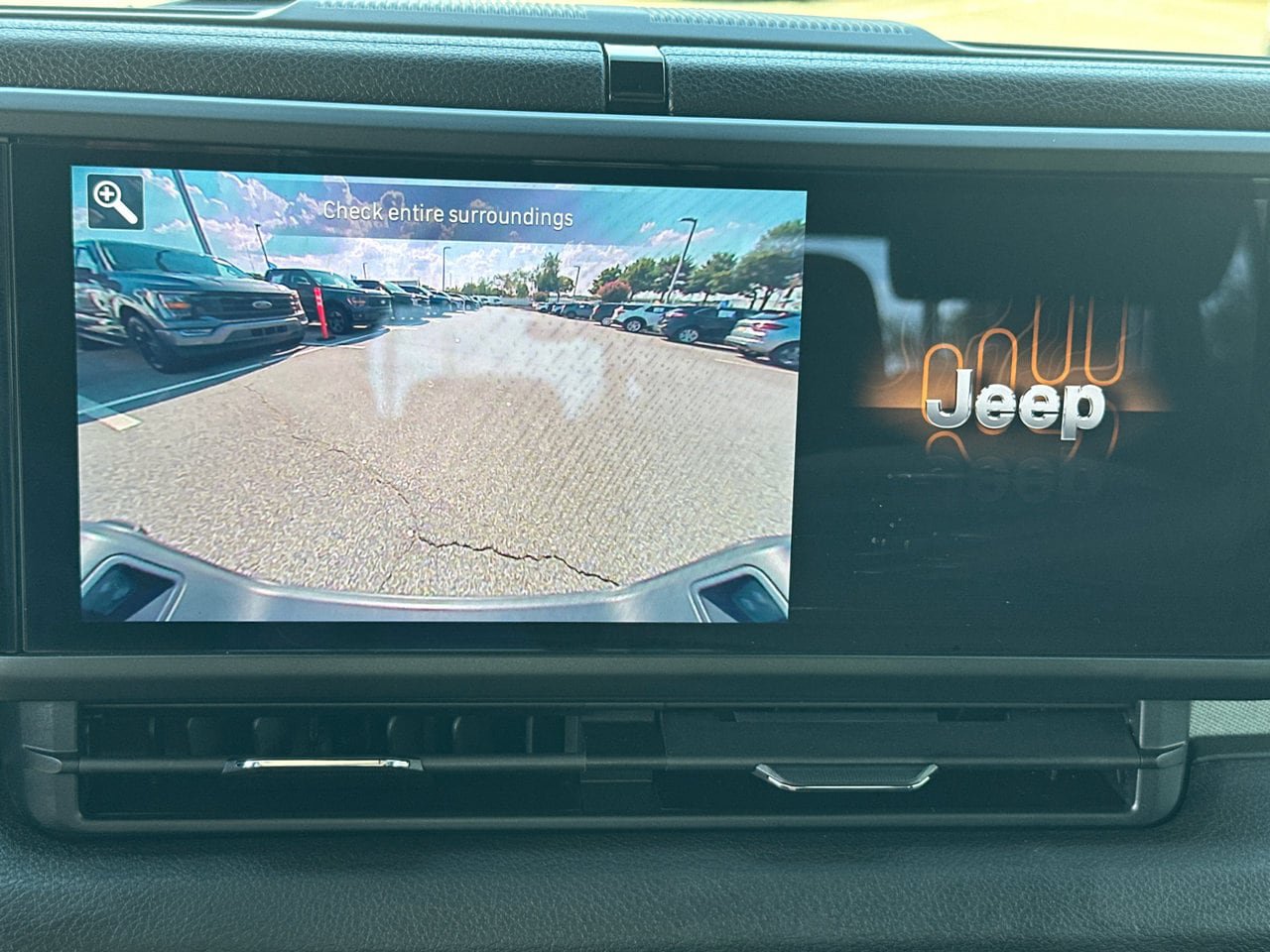 Used 2024 Jeep Gladiator Sport AWD/4WD image 30