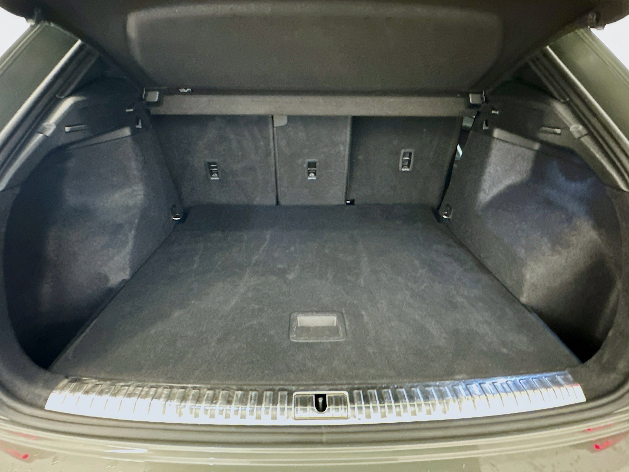 Used 2025 Audi Q3 2.0T Premium image 30