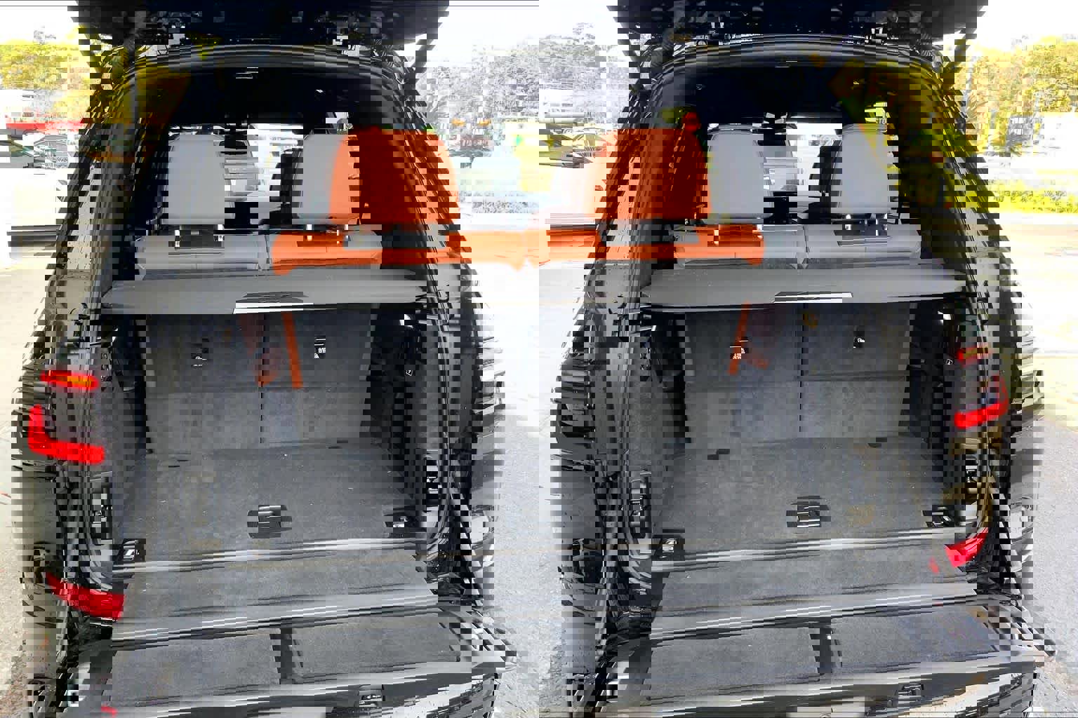 Certified 2024 BMW X7 M60i w/ Executive Package image 34