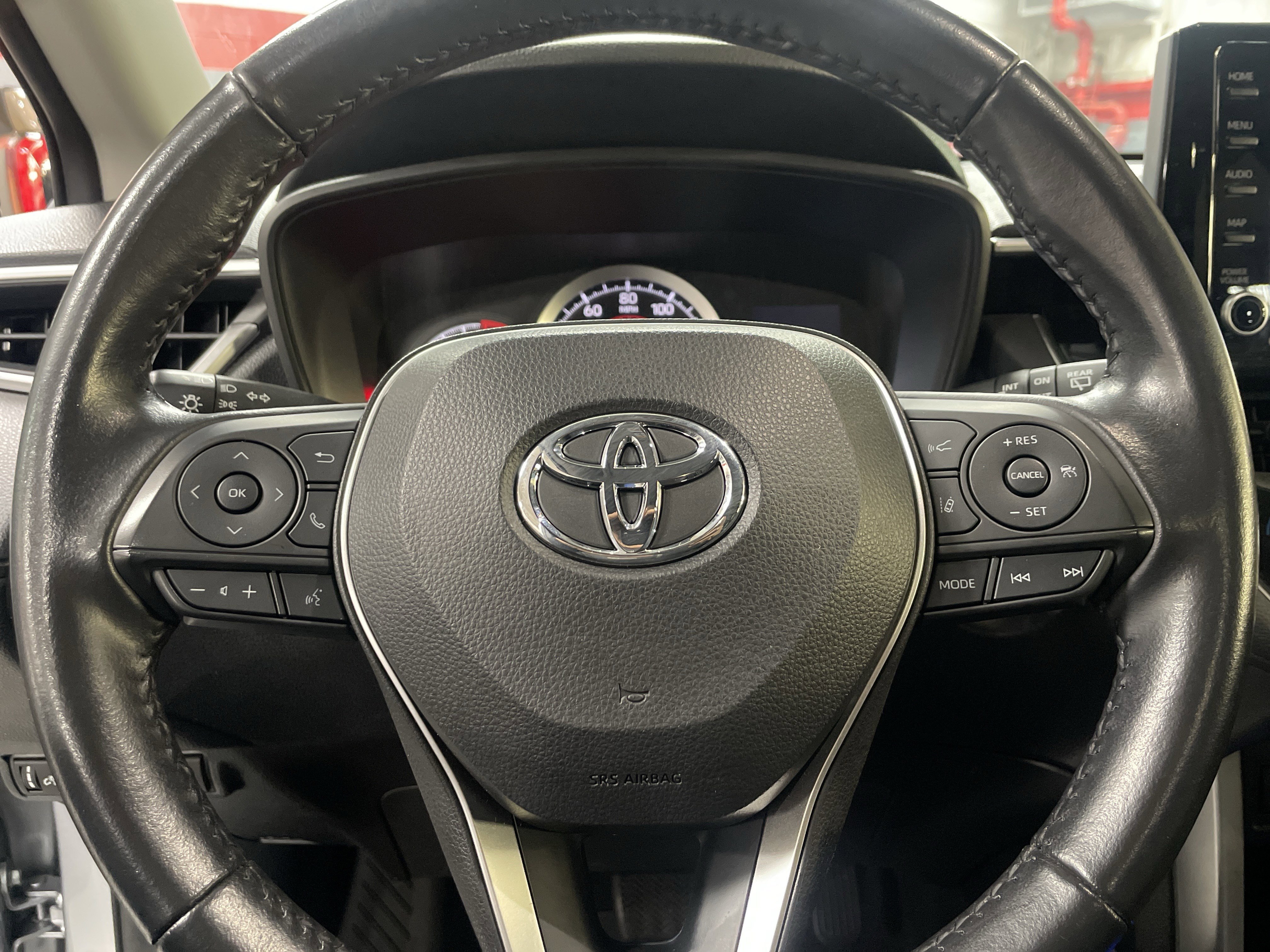 Certified 2022 Toyota Corolla Cross LE image 18