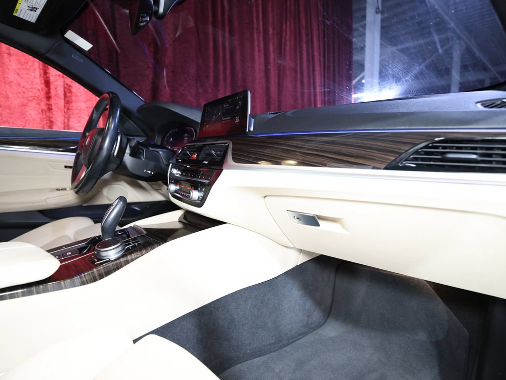 Used 2020 BMW 530i RWD image 22