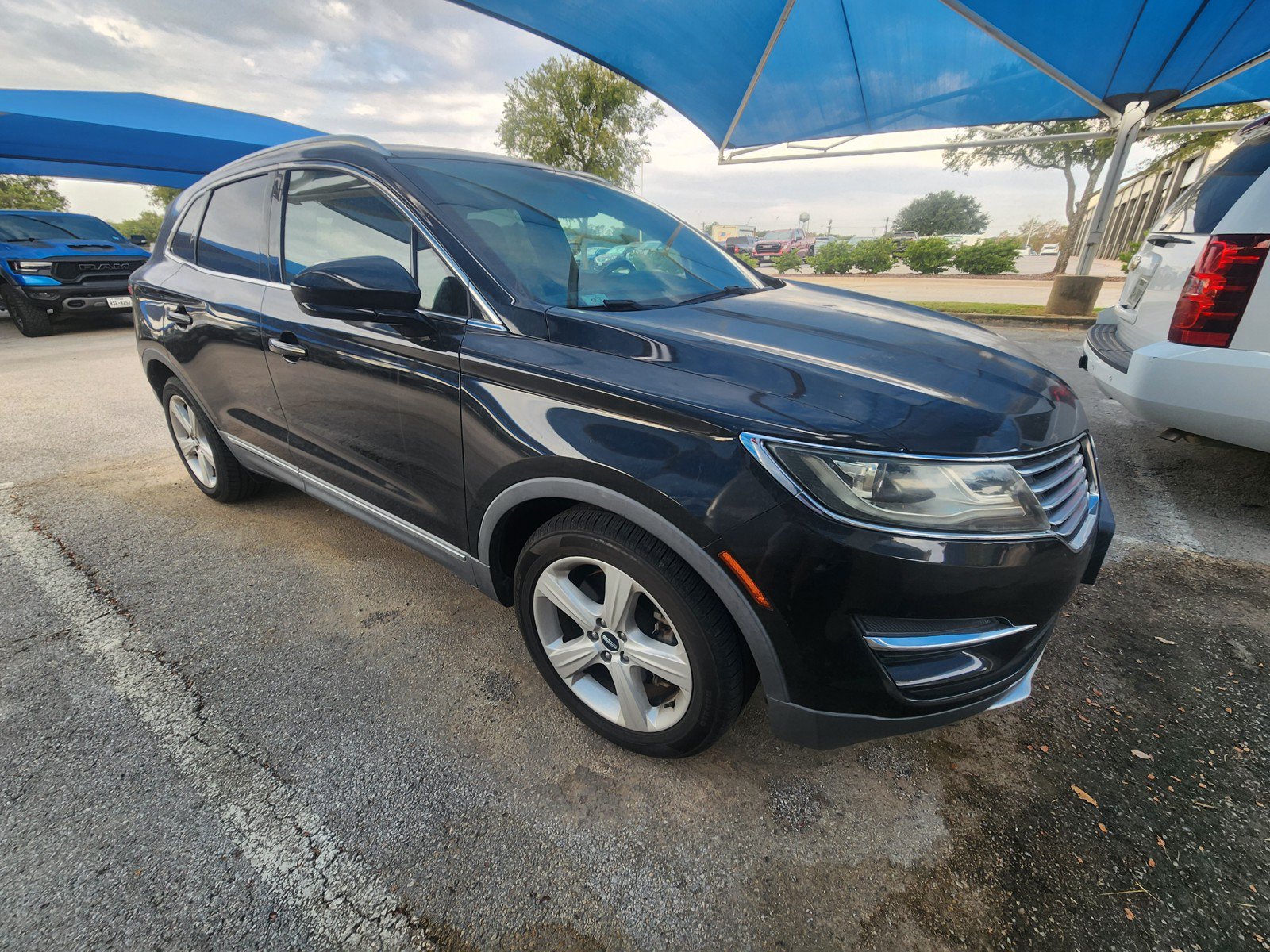 Used 2015 Lincoln MKC FWD image 1