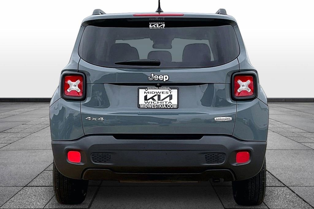 Used 2017 Jeep Renegade Latitude w/ Cold Weather Group AWD/4WD image 4