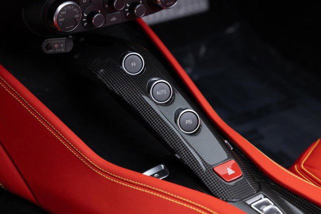 Used 2016 Ferrari California T image 40