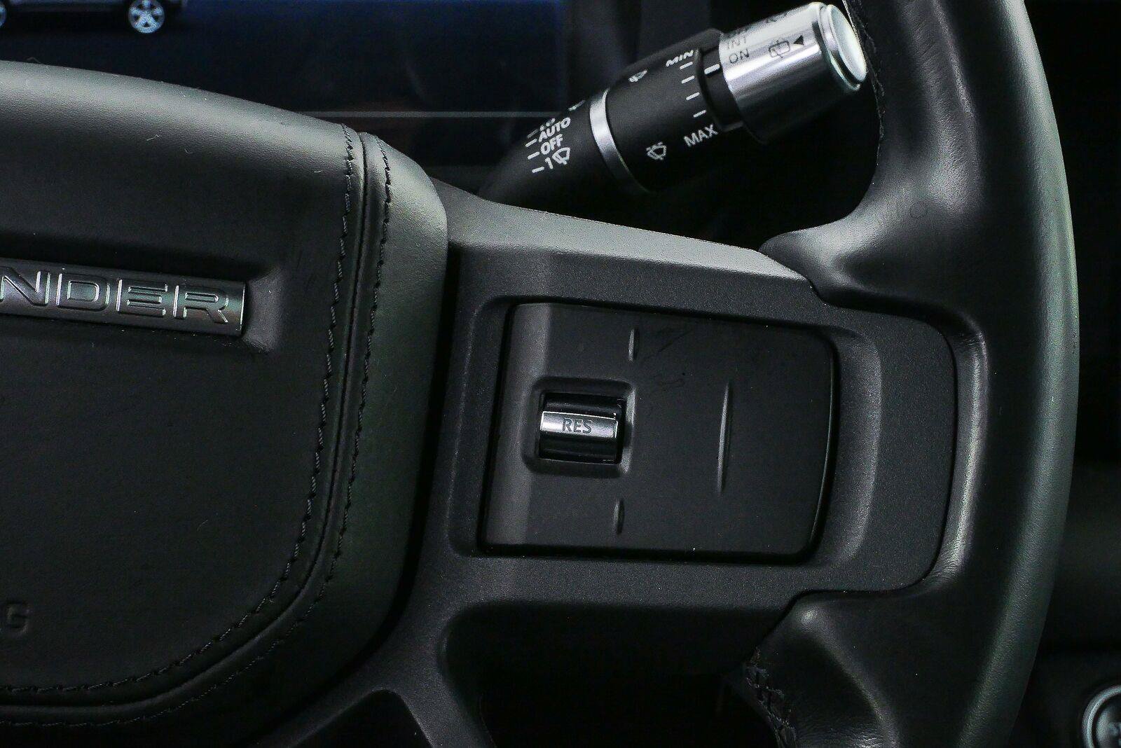 Used 2021 Land Rover Defender 110 X-Dynamic HSE AWD/4WD image 12