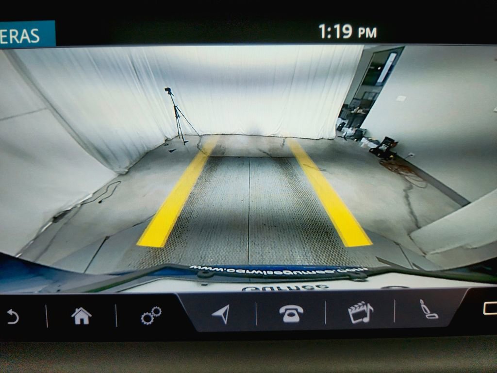 Used 2020 Jaguar F-PACE Premium image 27