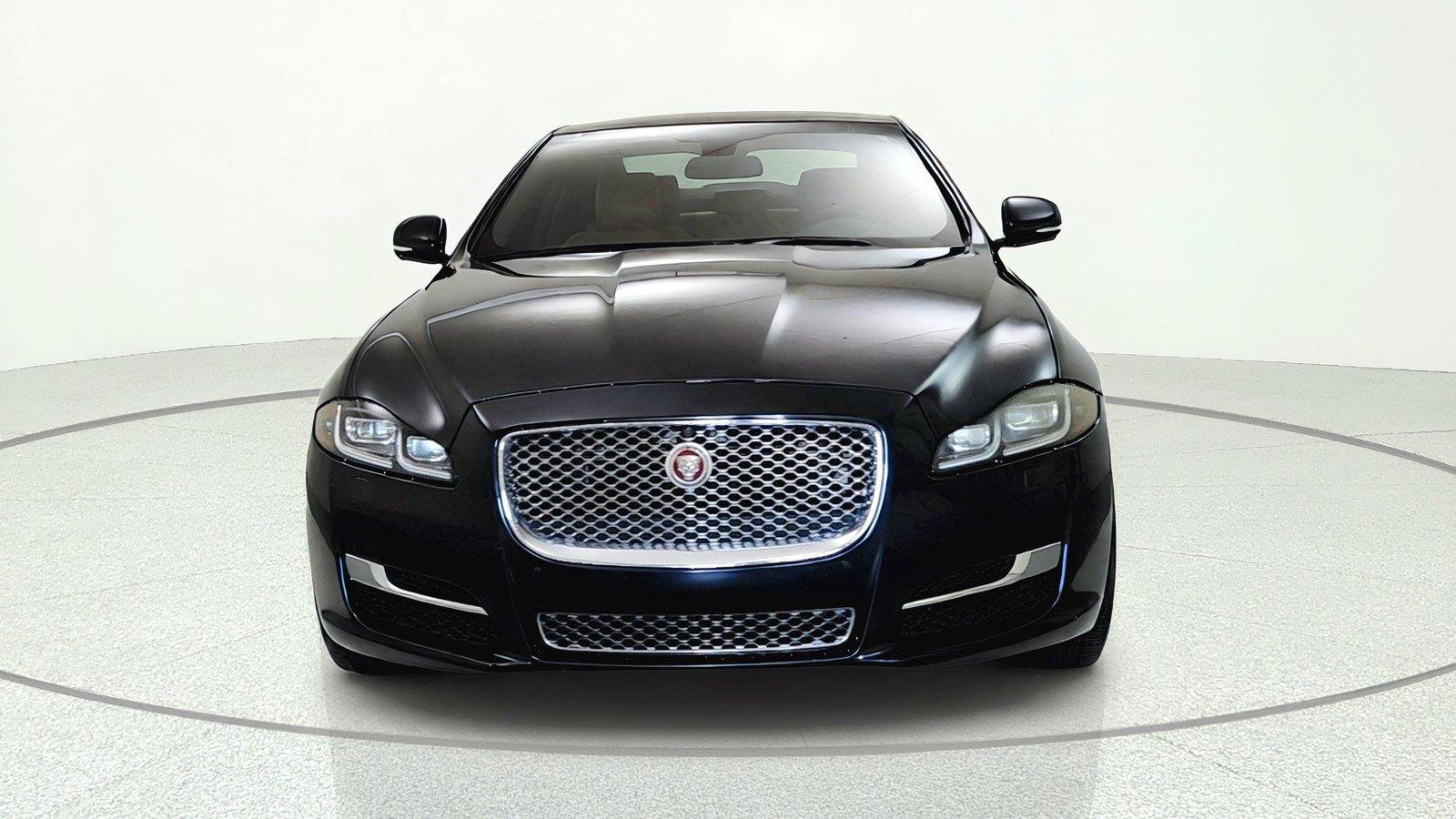 Used 2016 Jaguar XJ L Portfolio AWD/4WD image 2