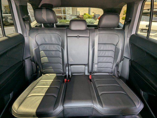 Used 2021 Volkswagen Tiguan SEL Premium R-Line AWD/4WD image 23