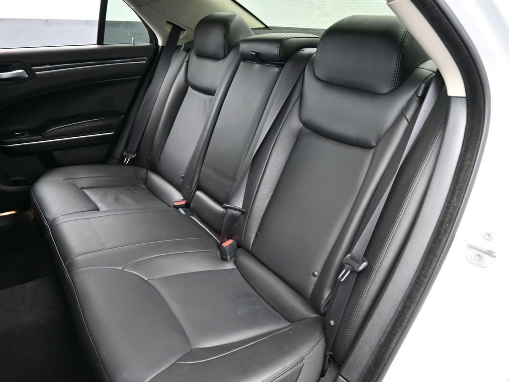 Used 2023 Chrysler 300 Touring L image 33