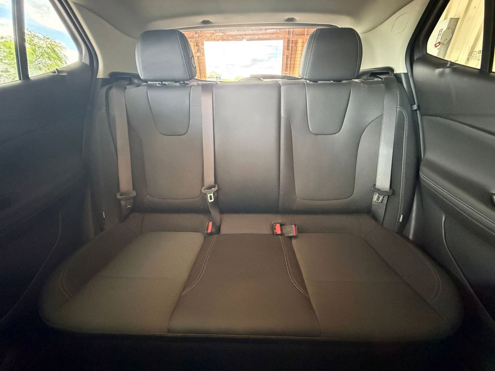 Used 2025 Buick Encore GX Preferred image 37