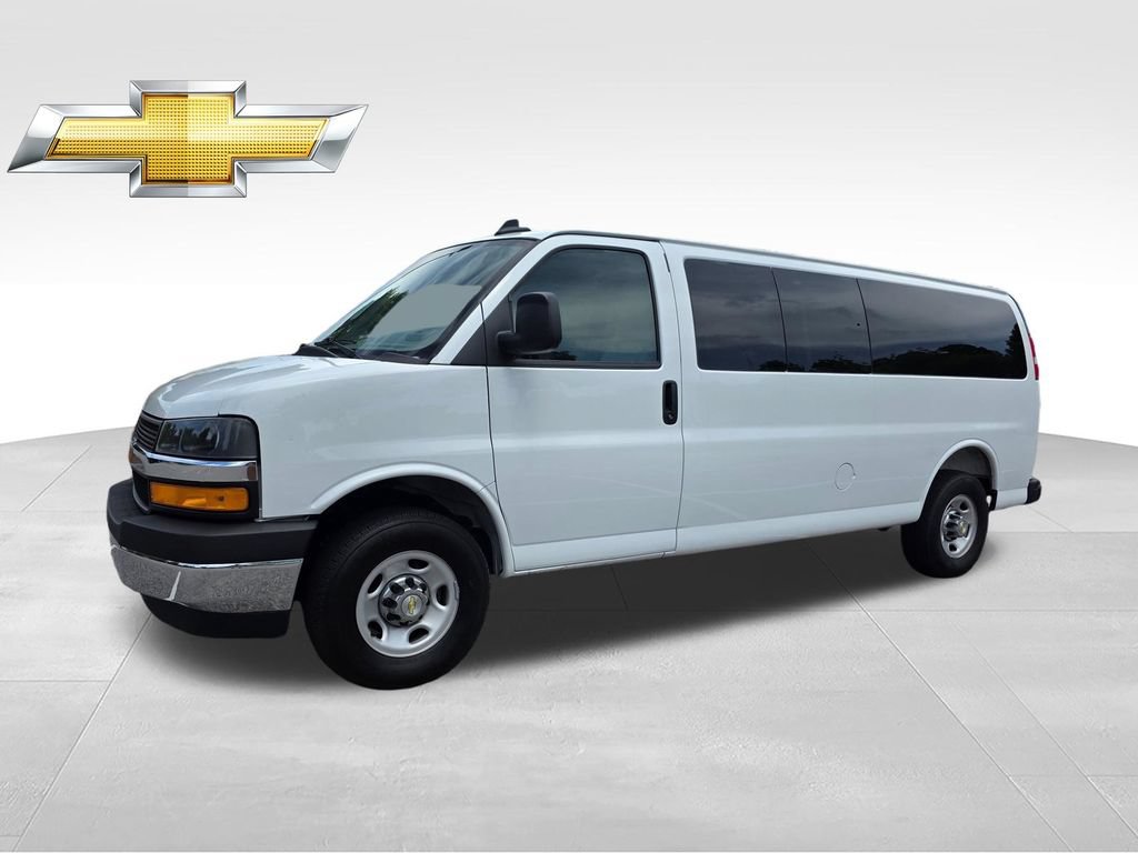Used 2025 Chevrolet Express 3500 LT w/ LT Preferred Equipment Group RWD video 2