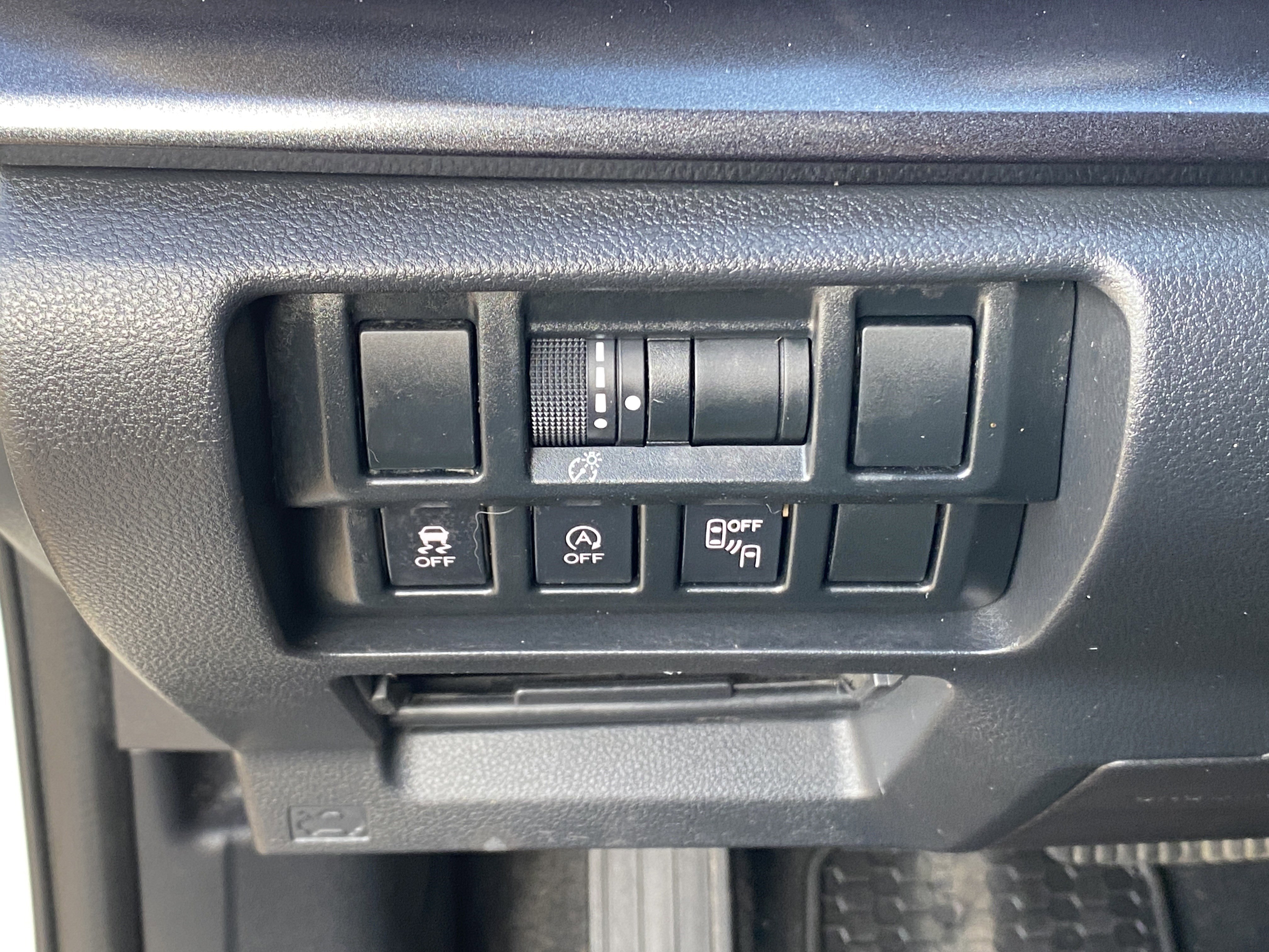 Used 2022 Subaru Crosstrek 2.5i Sport w/ Moonroof Package image 14