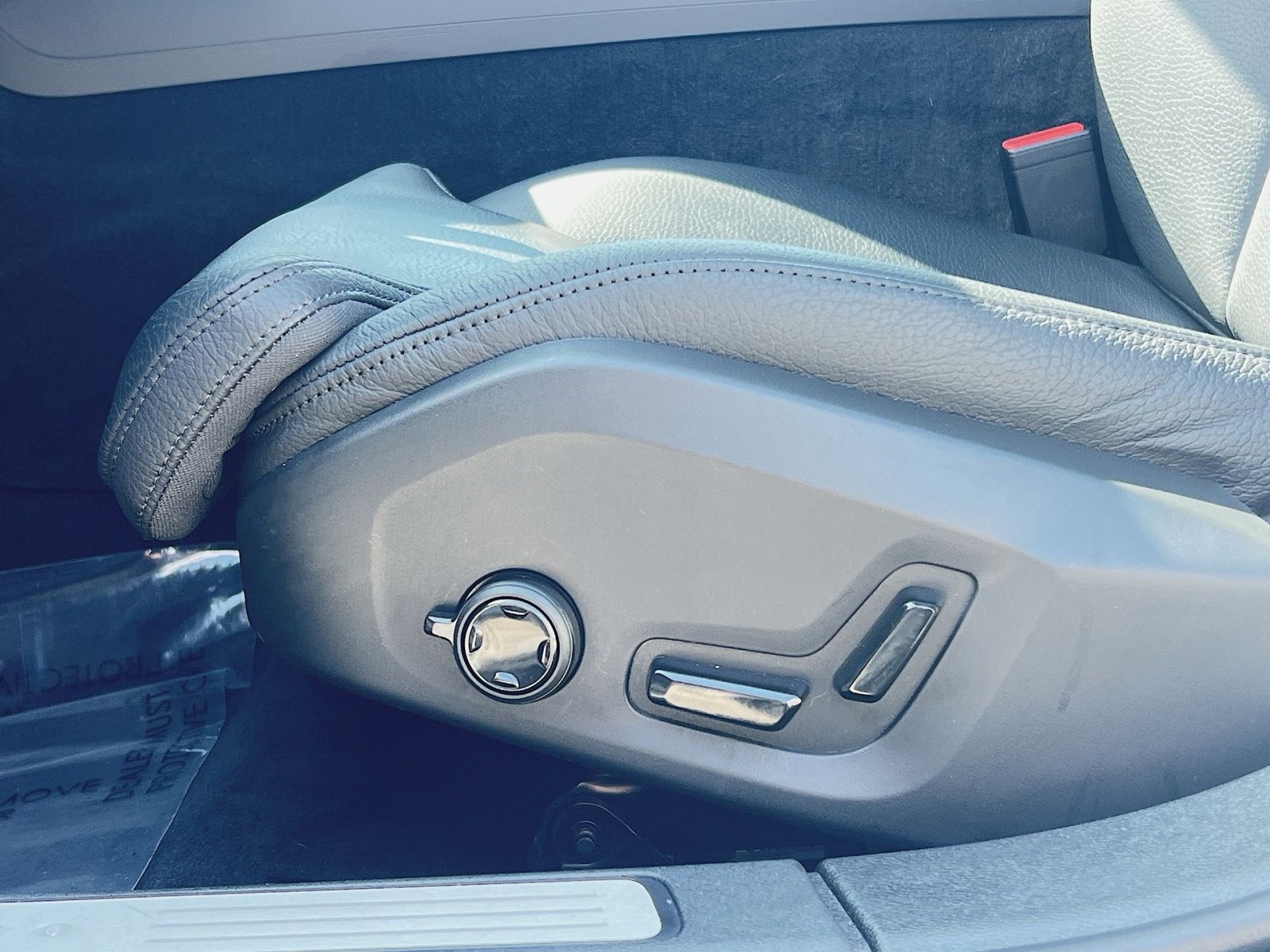 Certified 2023 Volvo S60 B5 Ultimate image 14