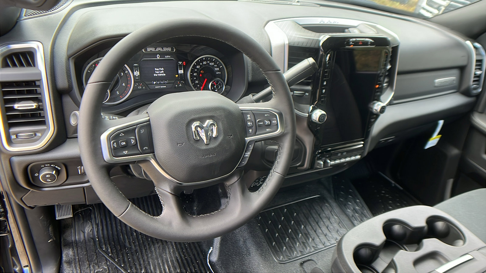 New 2025 RAM 5500 4x4 Regular Cab image 18