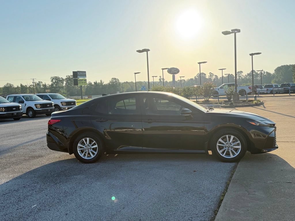 Used 2025 Toyota Camry LE FWD image 8