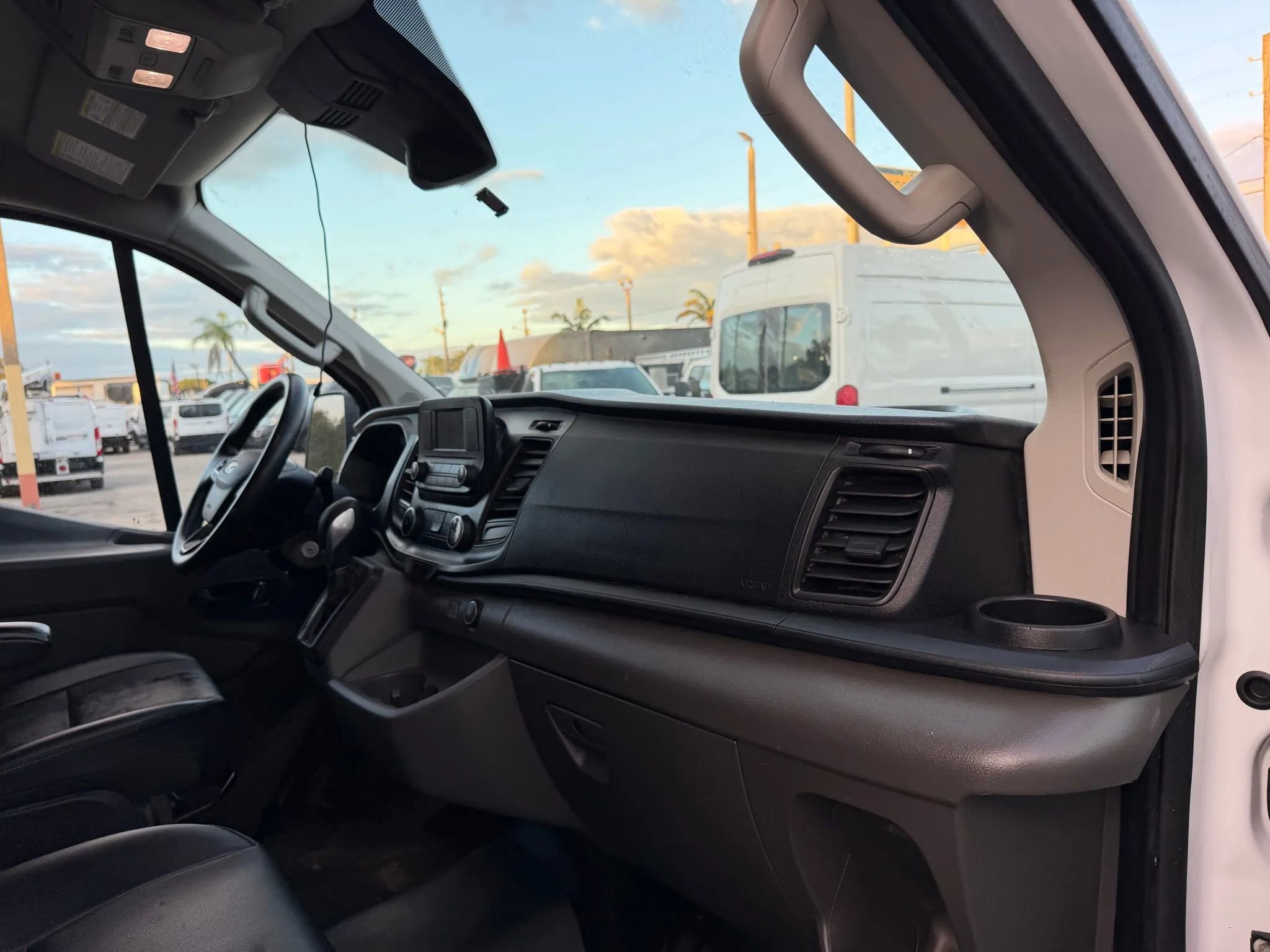 Used 2022 Ford Transit 150 Low Roof RWD image 18