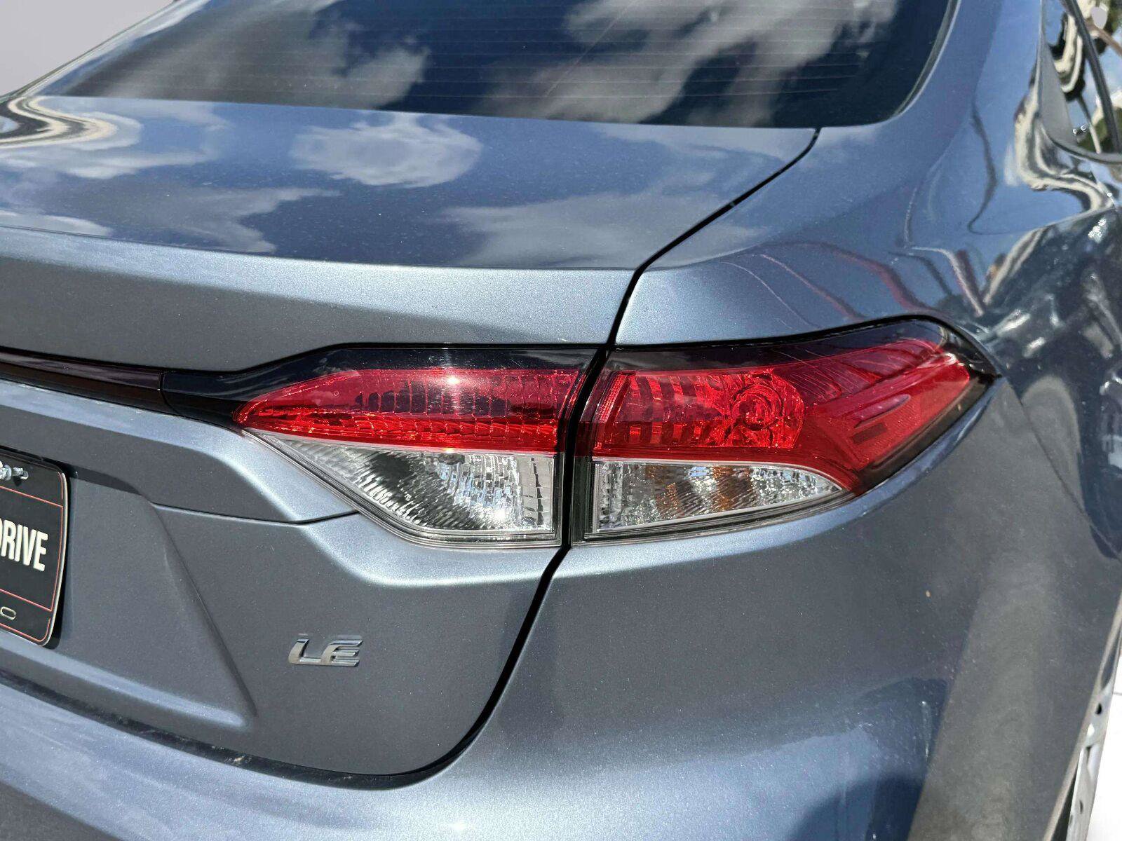 Used 2021 Toyota Corolla LE FWD image 14