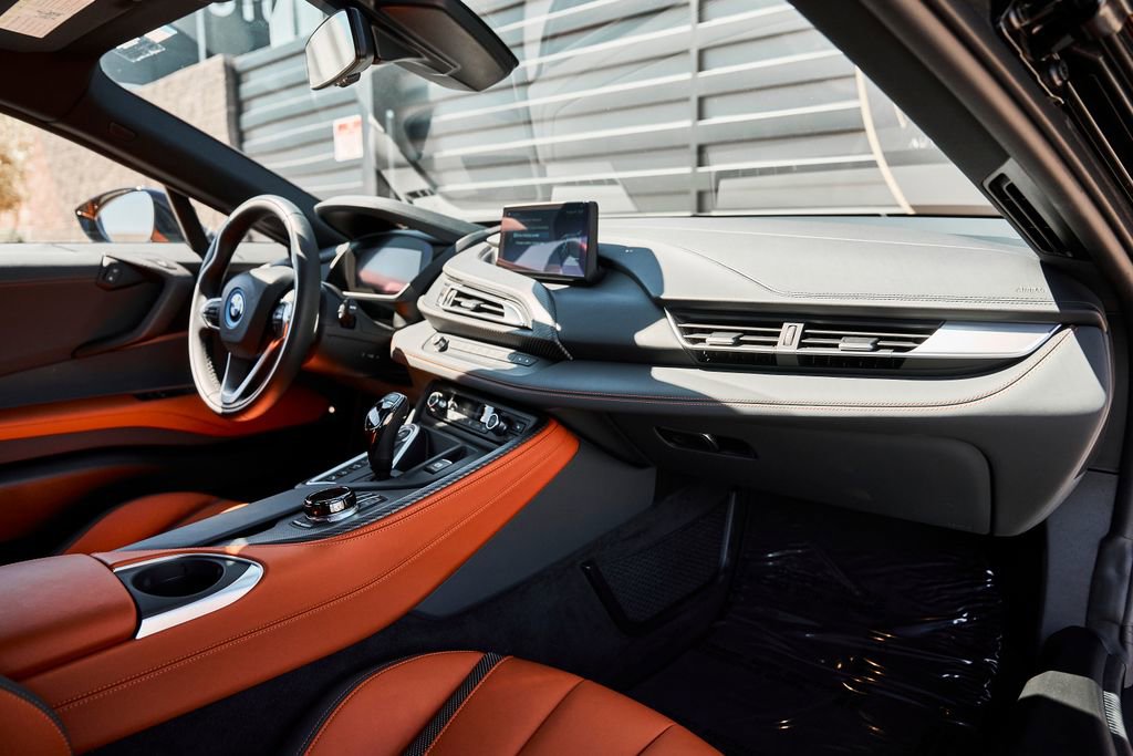 Used 2019 BMW i8 Coupe AWD/4WD image 38