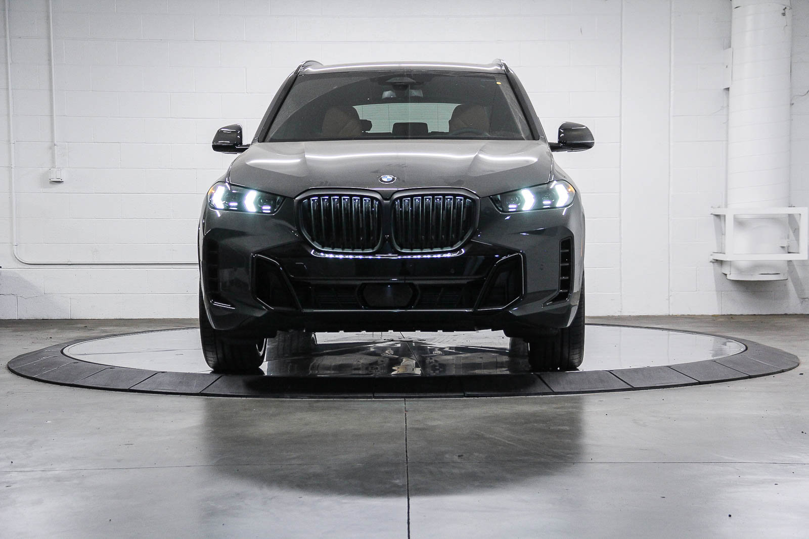 New 2026 BMW X5 sDrive40i w/ Executive Package RWD image 2