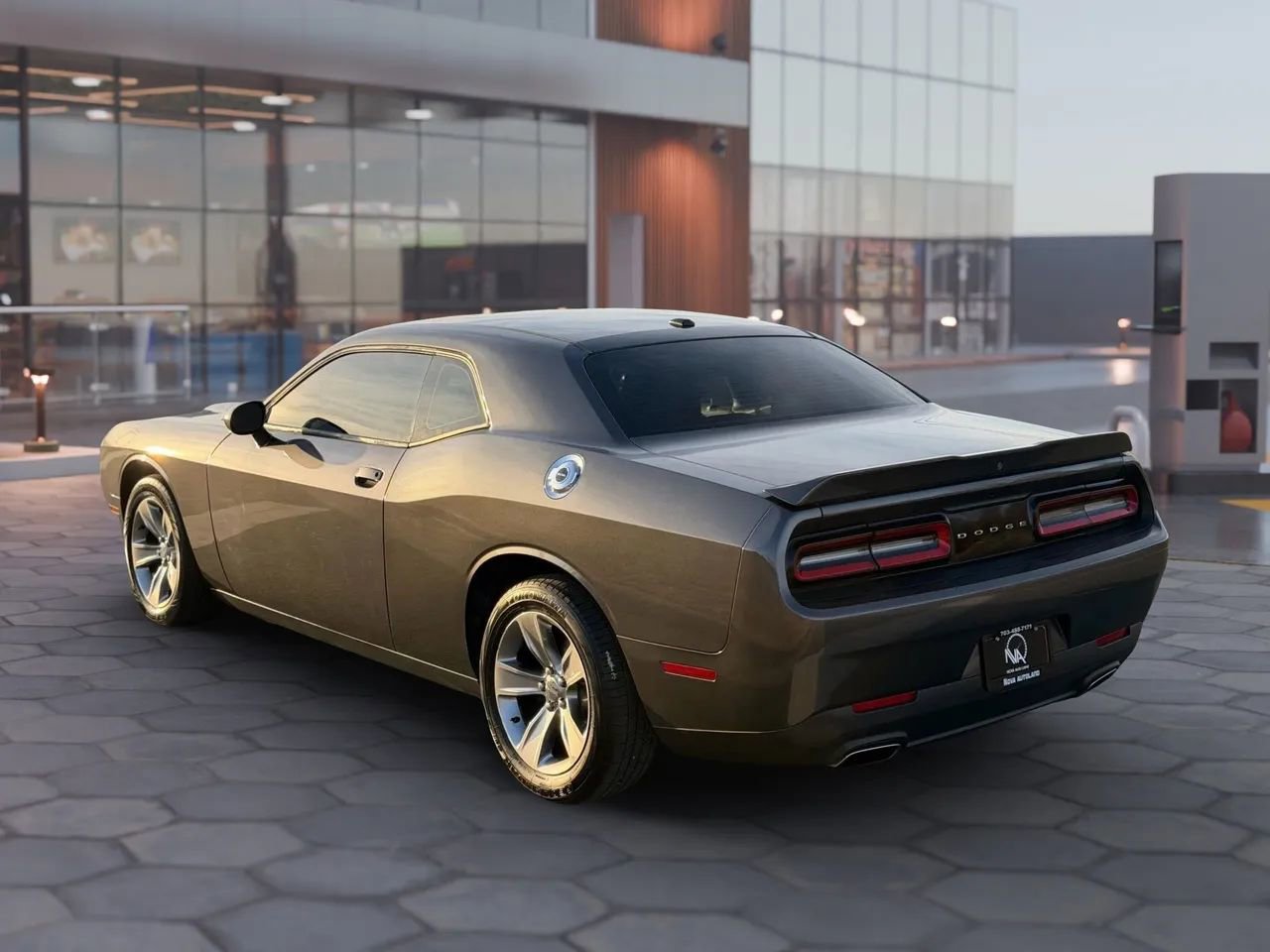 Used 2019 Dodge Challenger SXT image 9