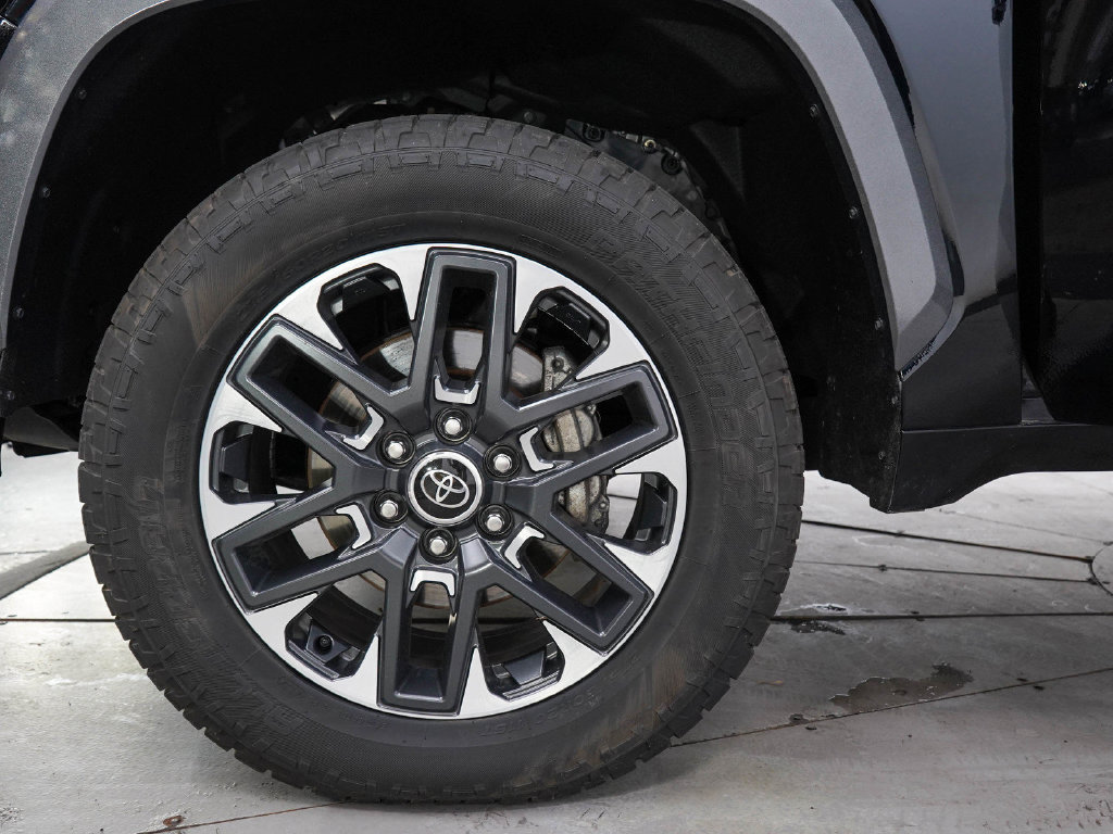 Used 2023 Toyota Tundra Limited w/ Power Package AWD/4WD image 30