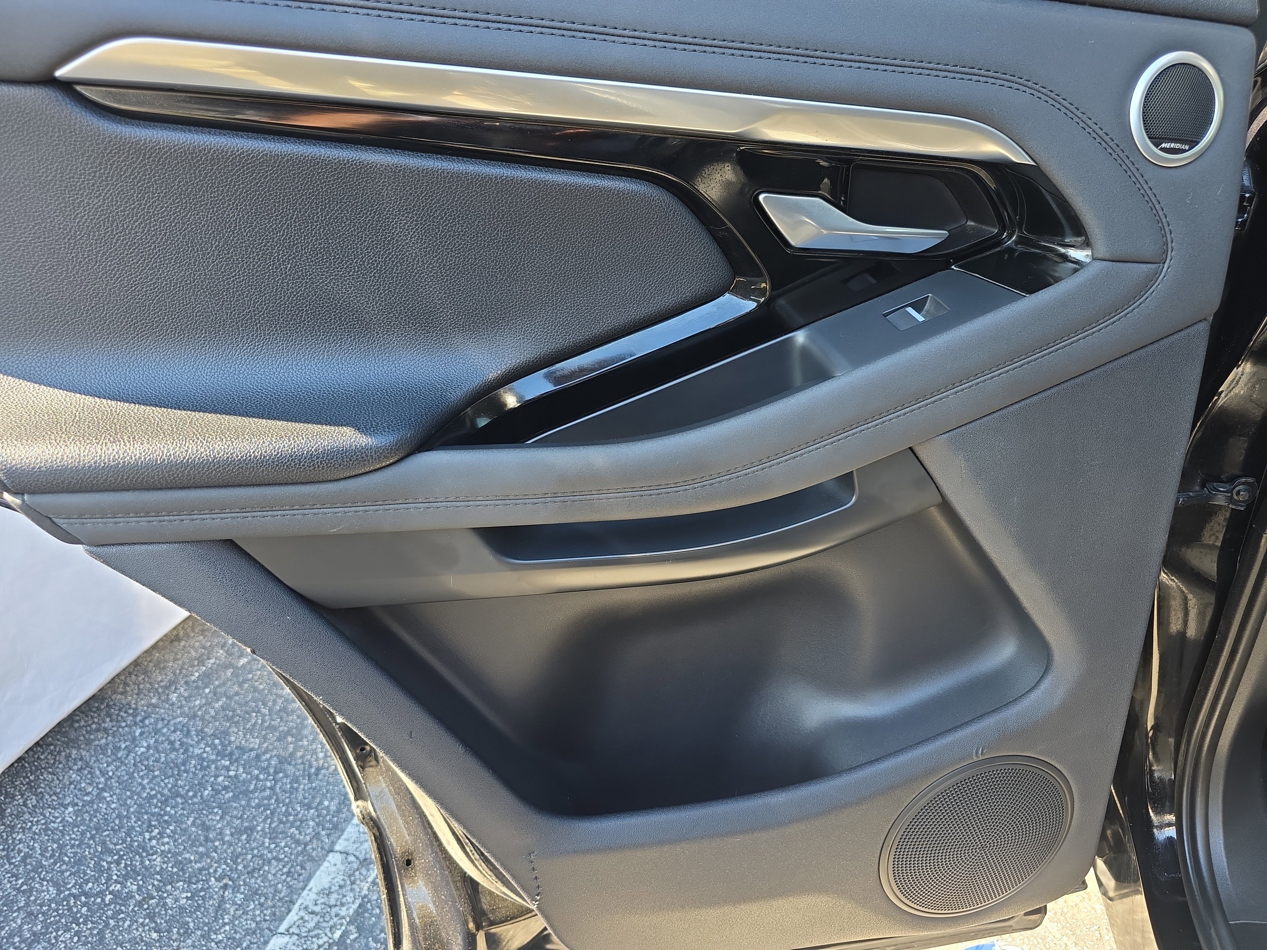 Used 2020 Land Rover Range Rover Evoque S image 9