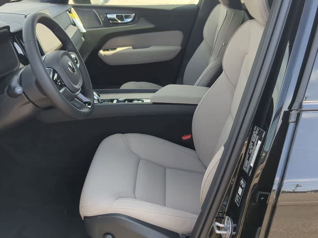 New 2026 Volvo XC60 T8 Plus w/ Protection Package Premier AWD/4WD image 15