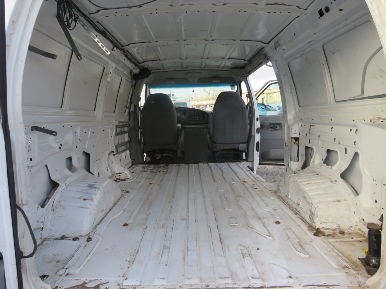 Used 2012 Ford E-250 and Econoline 250 w/ Commercial Cargo Van Pkg RWD image 22