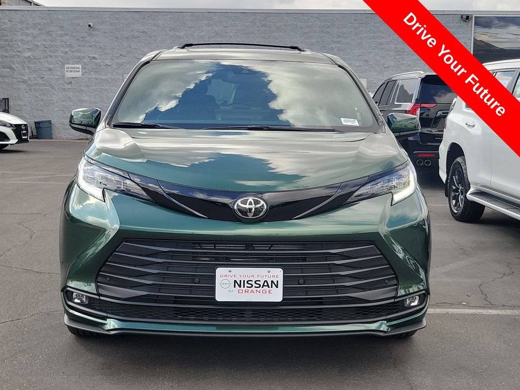 Used 2026 Toyota Sienna XLE Woodland Edition AWD/4WD image 34