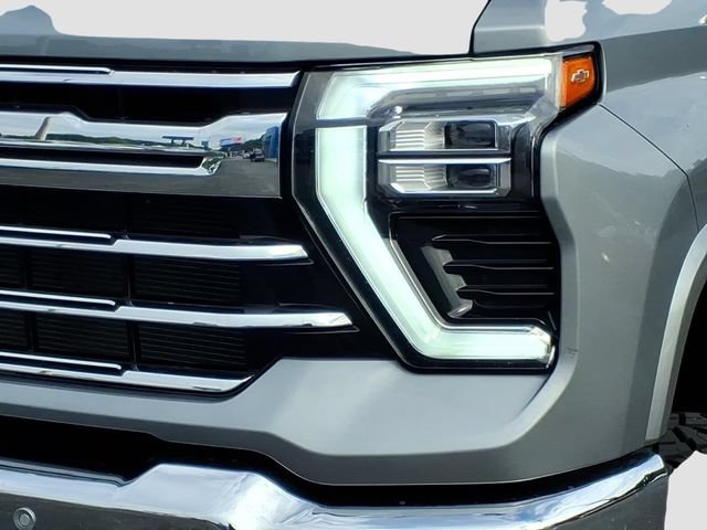 Used 2024 Chevrolet Silverado 2500 LTZ w/ LTZ Convenience Package AWD/4WD image 10